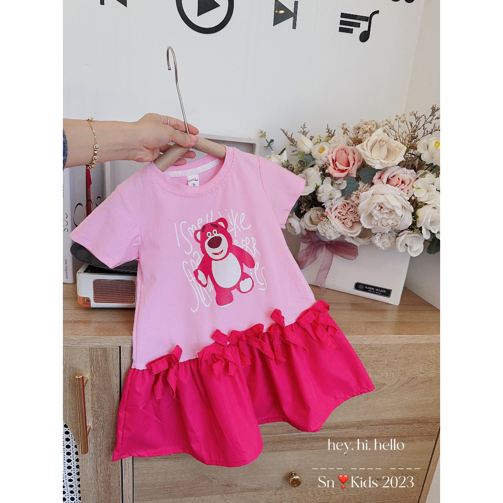 Váy cotton gấu dâu lotso đính nơ phối màu xinh xắn cho bé gái