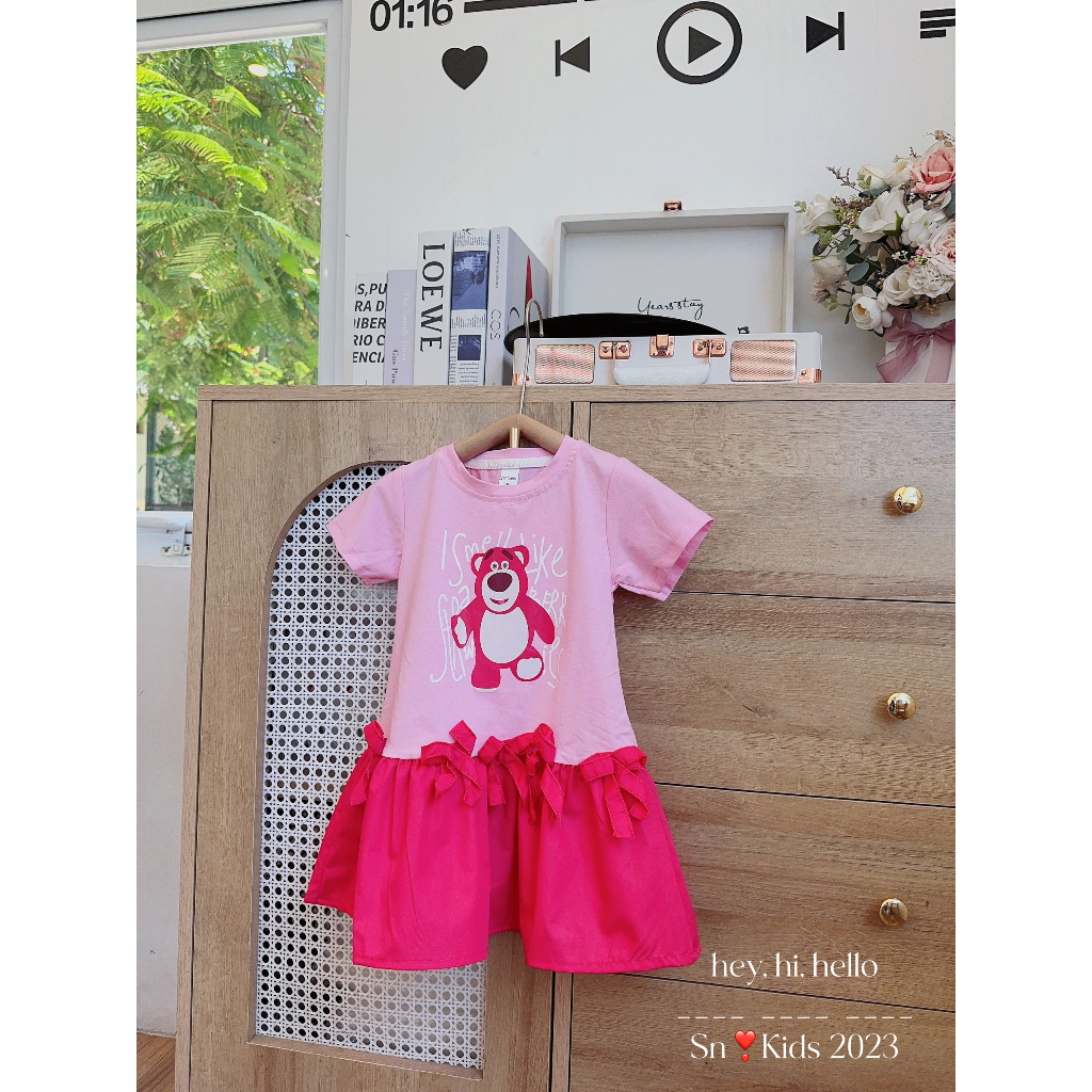 Váy cotton gấu dâu lotso đính nơ phối màu xinh xắn cho bé gái