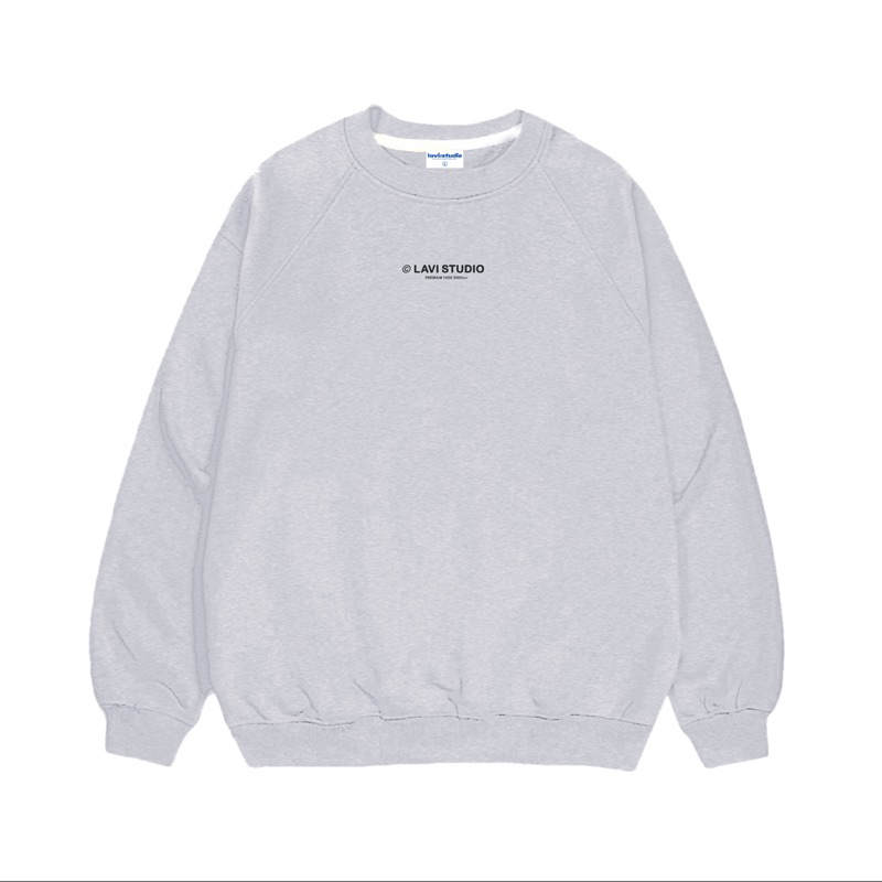 Áo Sweater Thêu Raglan Lavi Studio/ Simple Xám Tiêu in nổi