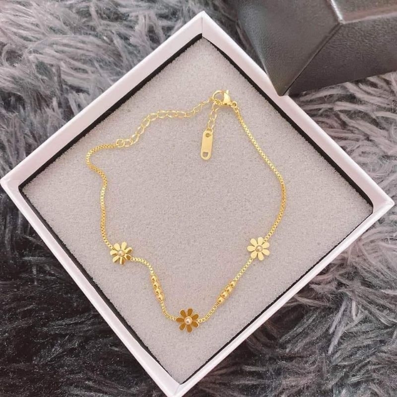 Lắc tay hoa cúc titan