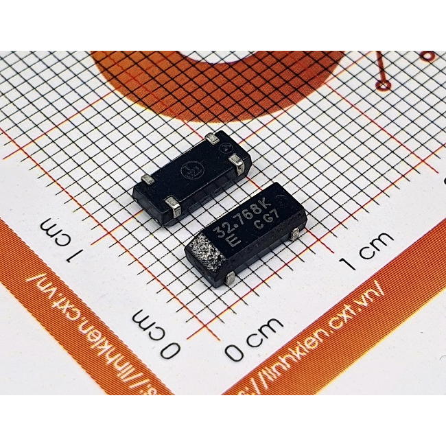 MC-306 Thạch anh 32.768KHz 12.5PF SMD 4 chân 3.8x8mm