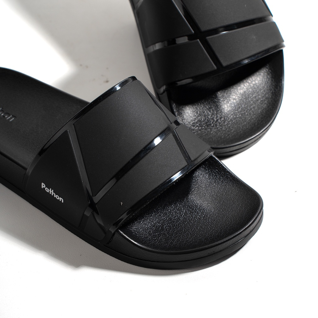 Dép nam PATHON SD104, quai ngang PVC đen viền bóng, đế nhám PU êm chân chống trượt