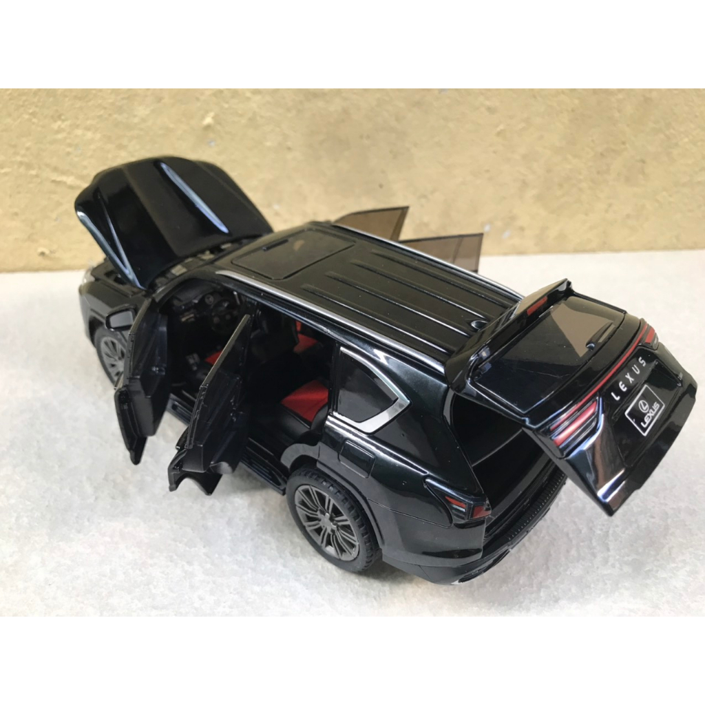 Mô hình xe LEXUS LX600 2024 1:24
