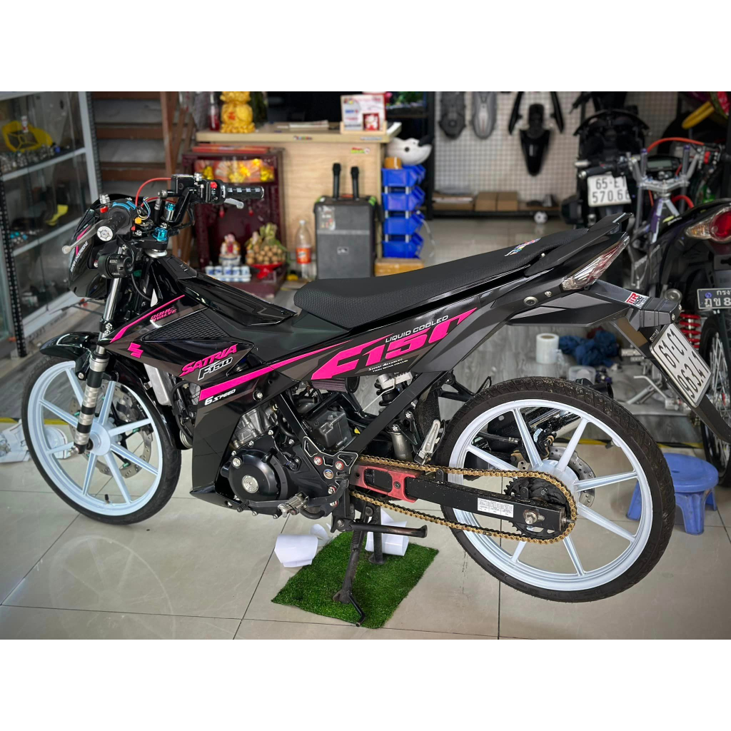 TEM SATRIA HỒNG ĐEN BẠC F150