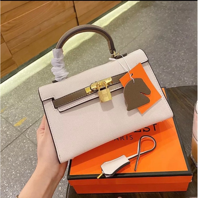 Túi hm khoá vàng siêu sang