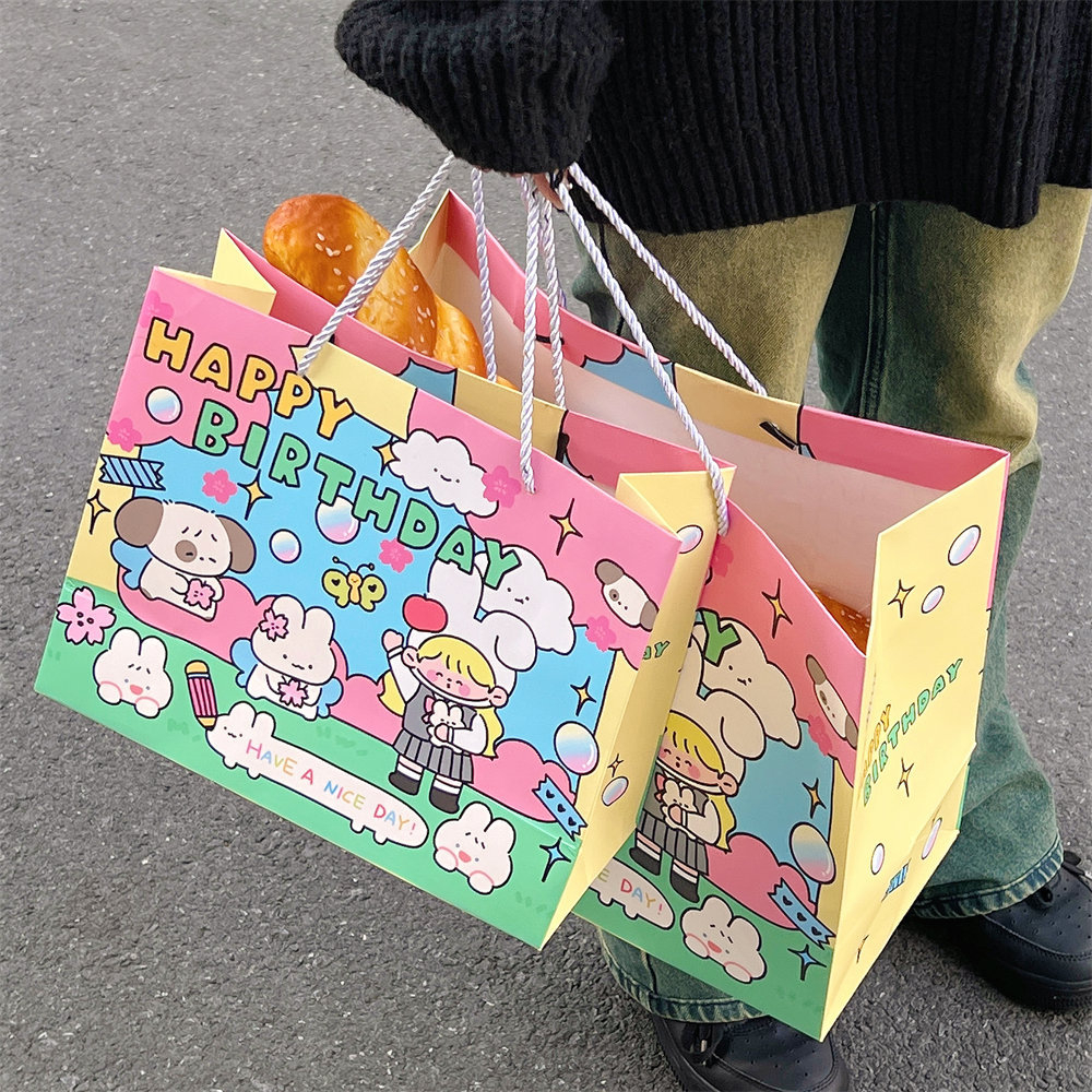 Túi giấy đựng quà sinh nhật hoạ tiết dễ thương Mua Tất