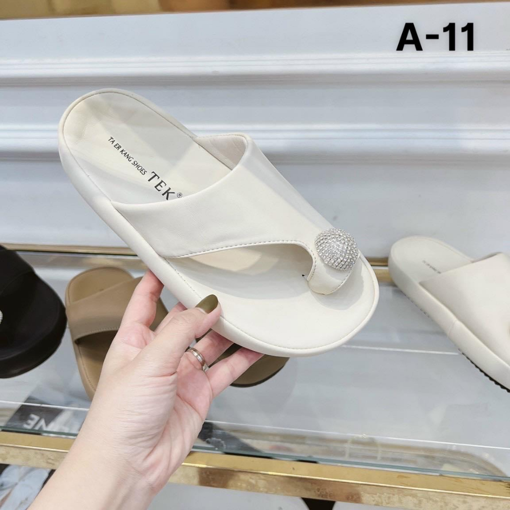 Mã A11 Ảnh thật Dép nữ xỏ ngón đính đá da mềm đế bánh mỳ cao 3p hàng QC cao cấp fullbox chất đẹp