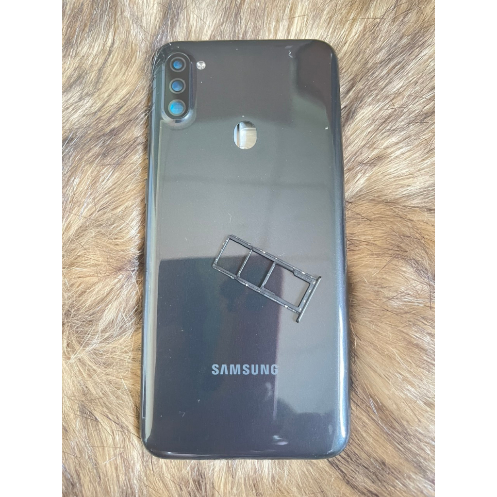 Vỏ bộ Samsung A11 kèm khay sim và keo dán tiện lợi