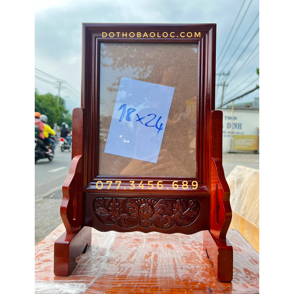 Khung ảnh thờ gia tiên gỗ tràm bông vàng để ảnh 18 x 24cm- 2 màu