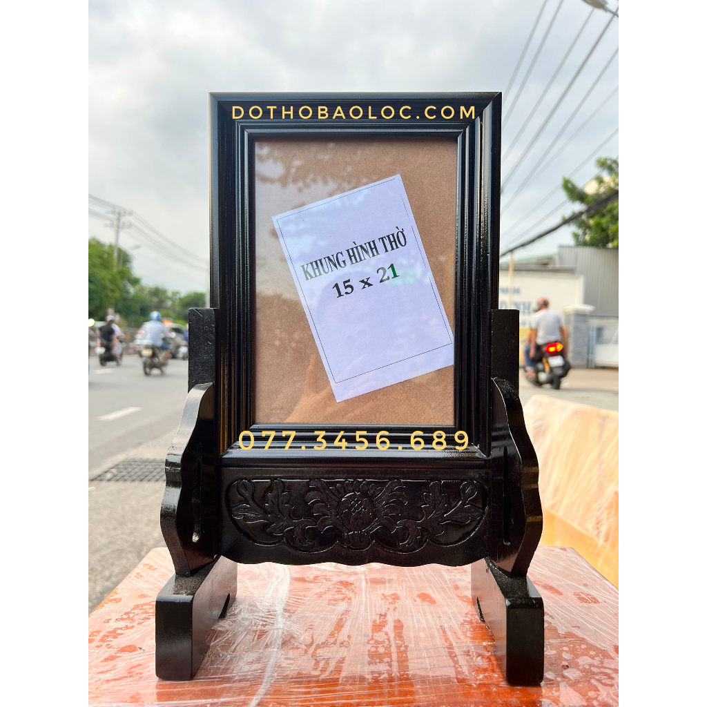 Khung ảnh thờ gia tiên gỗ tràm bông vàng để ảnh 15 x 21cm- 2 màu