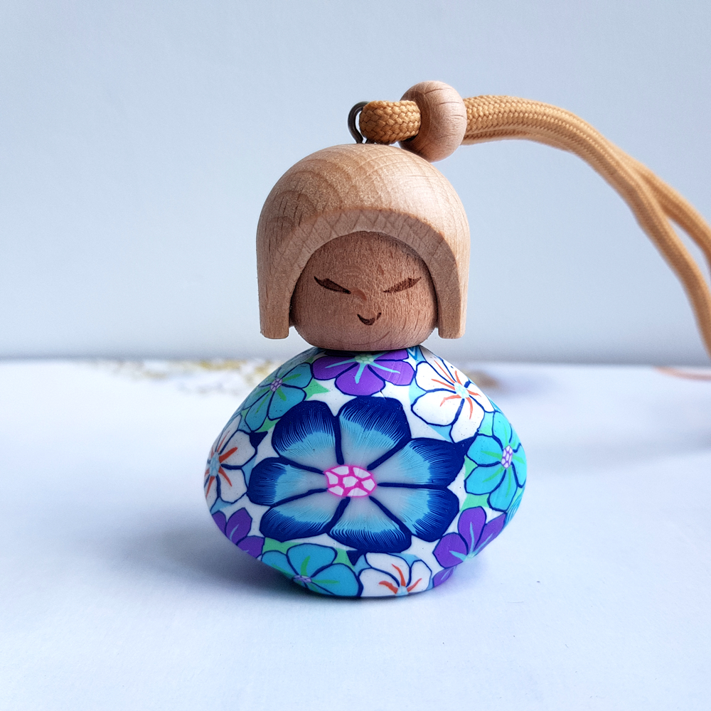 Tinh dầu treo xe để bàn siêu cute CHIQALA 08 ml | Thiên nhiên nguyên chất 100% | Kiểm định quốc tế | Chai bầu dục