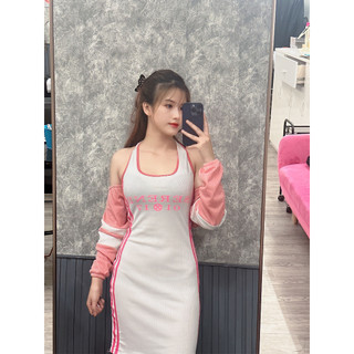 Set đầm body viền trắng hồng cổ yếm kèm khoác croptop tay dài