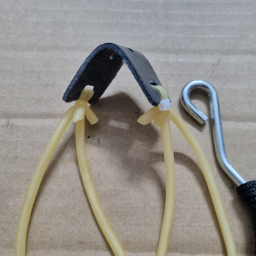 Ná cao su F1 tặng dây kèm quà tặng cao cấp