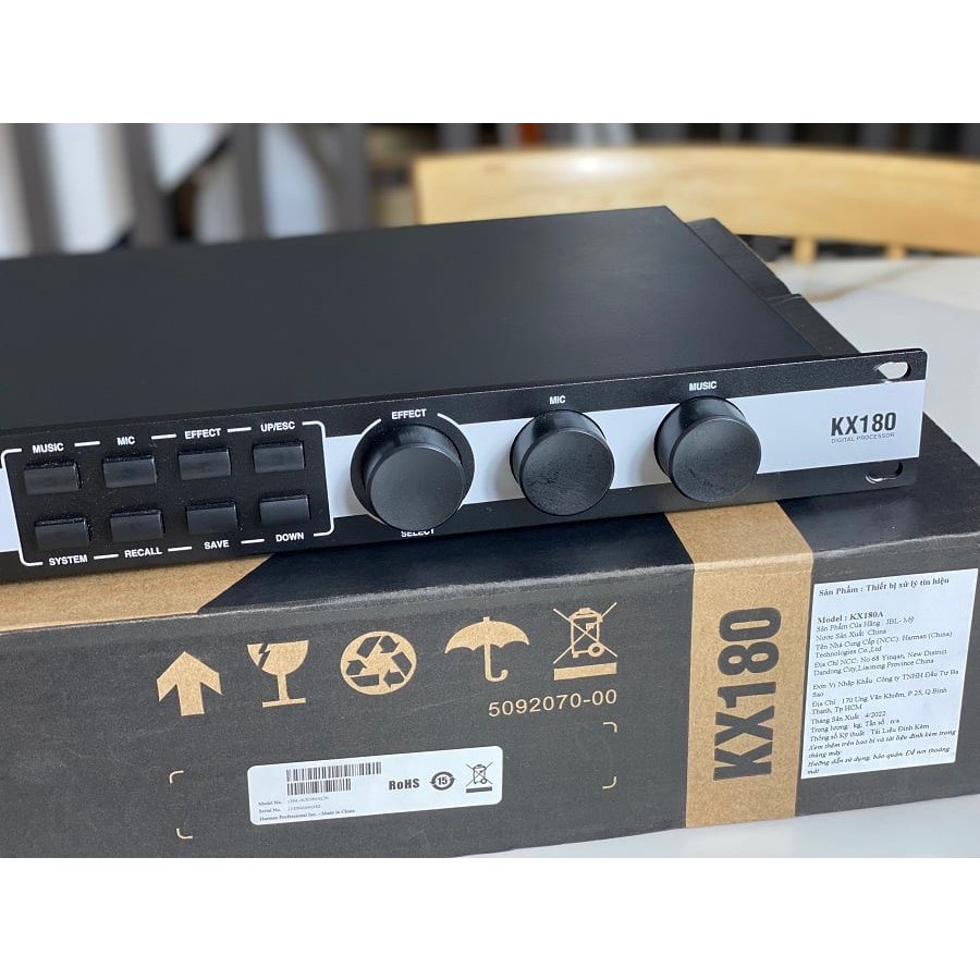 Vang số chuyên nghiệp JBL KX180A