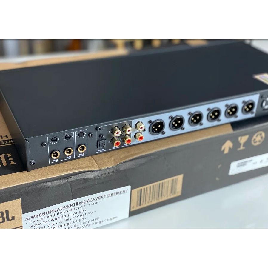 Vang số chuyên nghiệp JBL KX180A