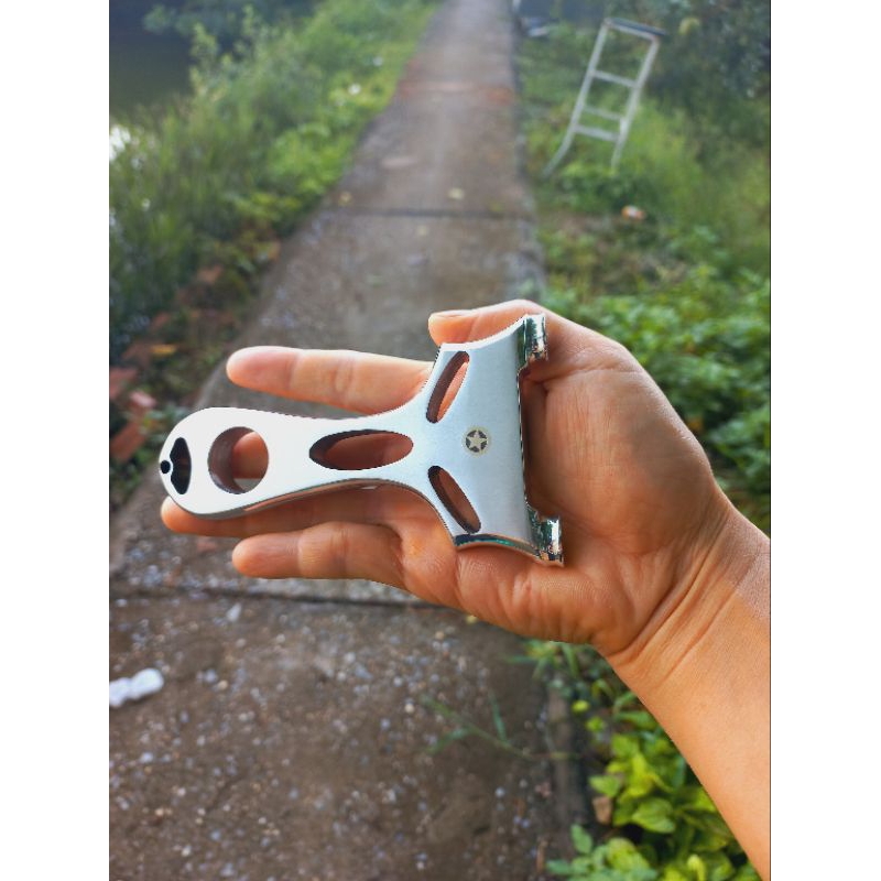 Ná cao su lòng chạc cạn ufo