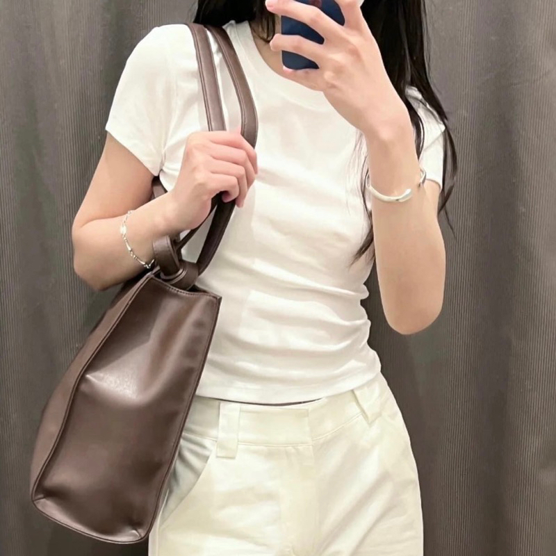 Áo thun Uniqlo Baby Tee