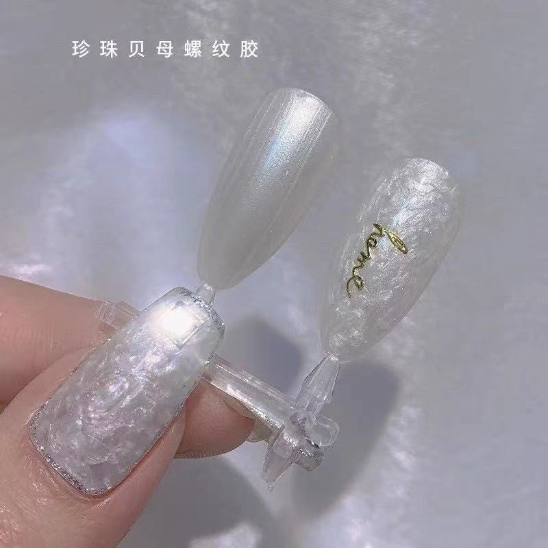 Sơn gel ánh trai vàng hot trend 2022 - ánh trai vàng chanh sả