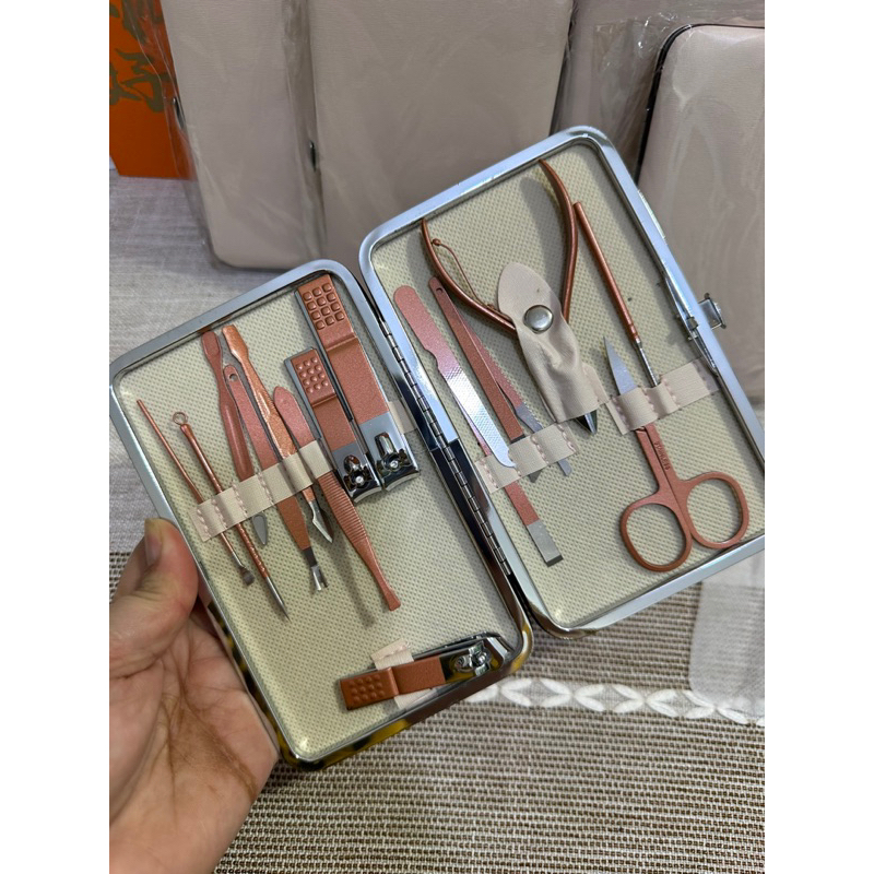 Bộ kìm cắt tỉa móng tay móng chân, bấm móng 16 chi tiết màu hồng siêu sang xịn