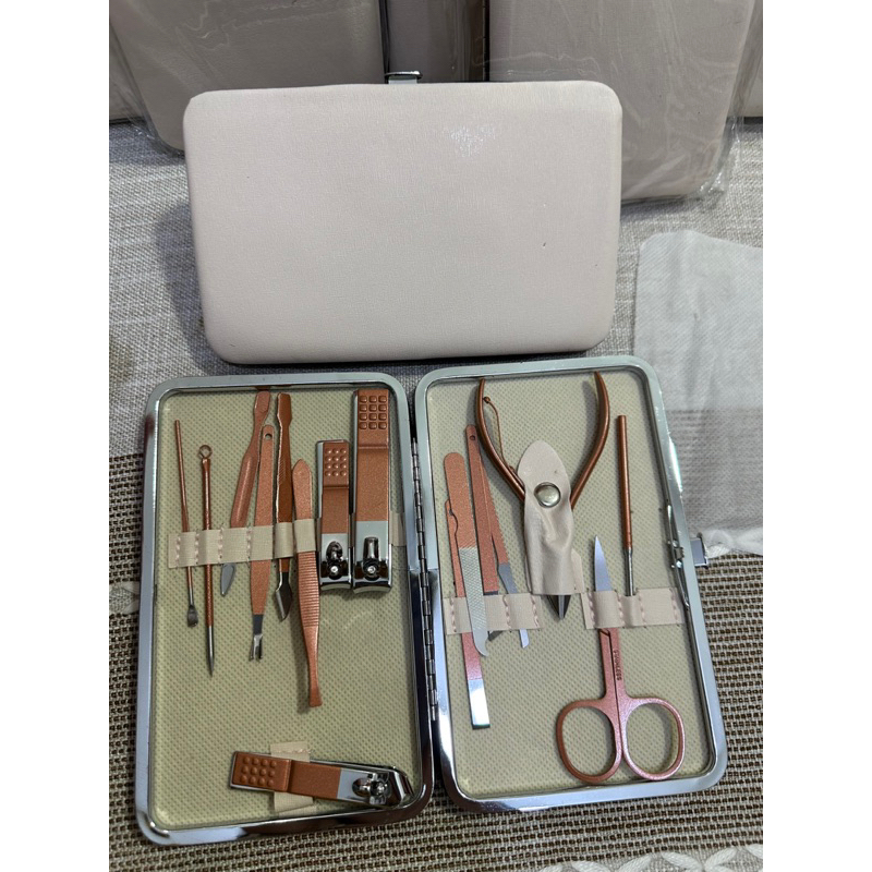 Bộ kìm cắt tỉa móng tay móng chân, bấm móng 16 chi tiết màu hồng siêu sang xịn