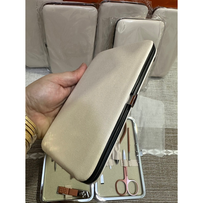 Bộ kìm cắt tỉa móng tay móng chân, bấm móng 16 chi tiết màu hồng siêu sang xịn