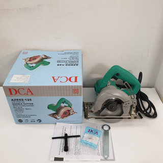 Máy cắt đá dca aze02-125, công suất 1240 w, tốc độ không tải 13000 v/p, bảo hành 6 tháng