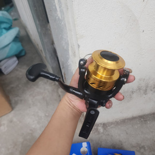 MÁY CÂU DỌC DAIWA STRIKEFORCE B SD 2500-4000