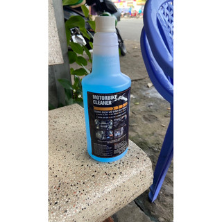 Chai xịt tẩy rửa động cơ motobike cleaner.