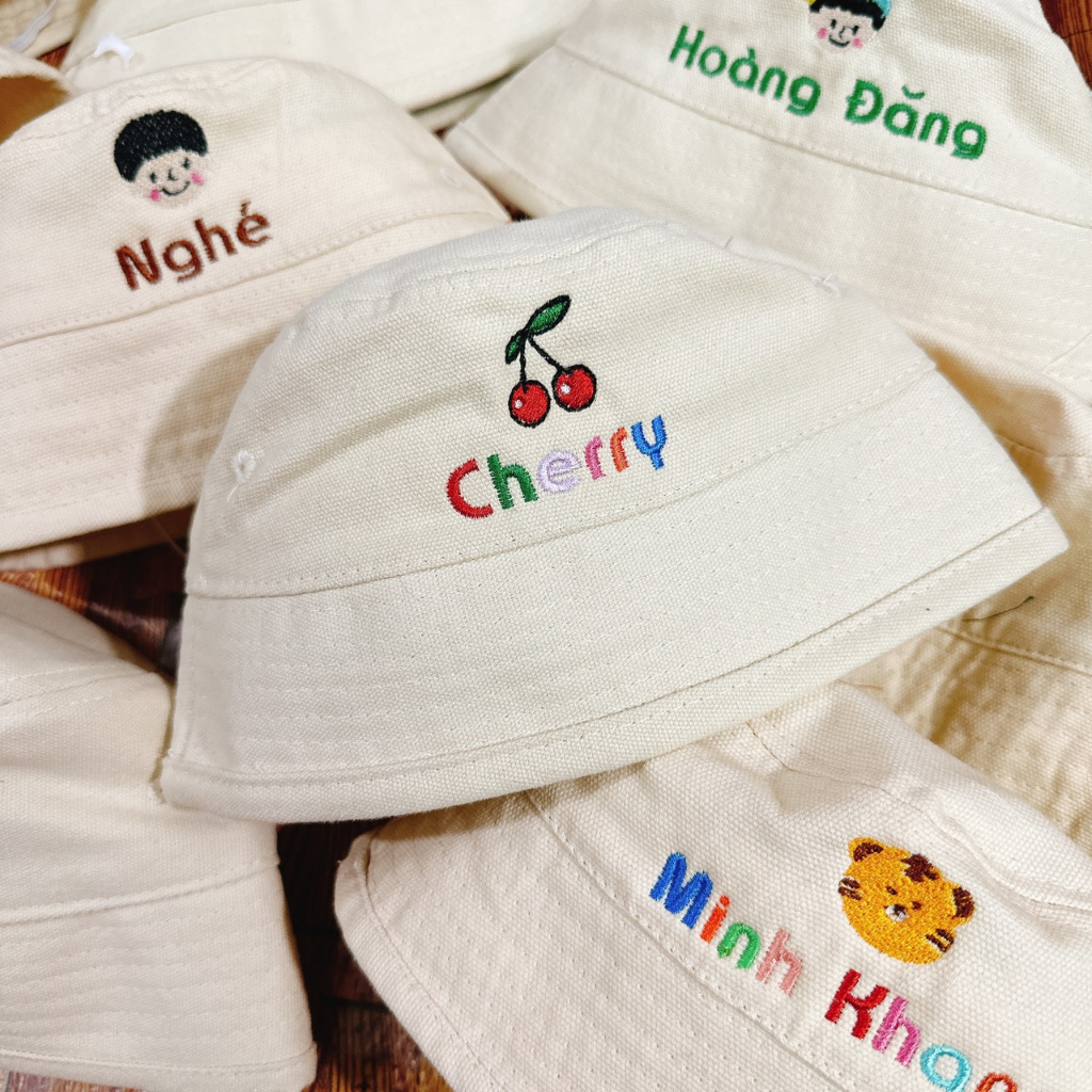 Mũ Bucket thêu Hình và Tên nhiều màu phong cách Hàn Quốc cho bé. Nón Bucket cho bé đi học đi chơi