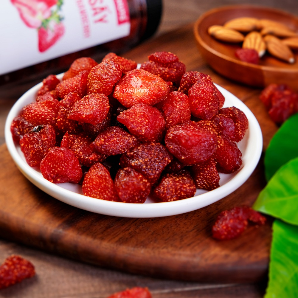 Dâu tây sấy dẻo TANU NUTS hũ 400g, trái cây sấy tốt cho người ăn kiêng, bà bầu.