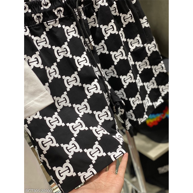 Bộ cộc tay G.C hot 2023 ,logo hoạ tiết chữ thêu trước ngực ,quần caro chất chơi