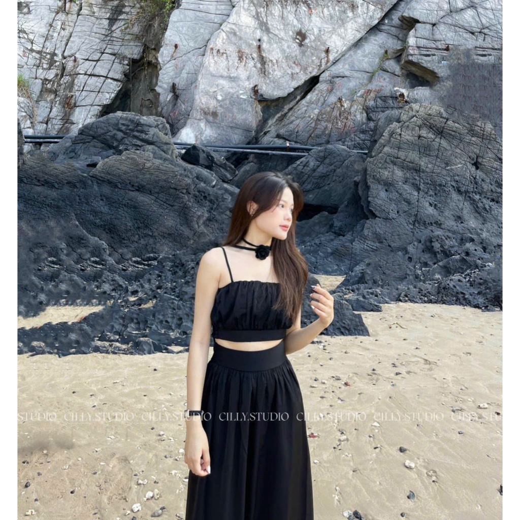 Set đồ nữ đi biển, set áo croptop phối chân váy xoè 2 màu đen trắng cho nàng đi chơi, đi dạo biển xinh xắn- Minh Phúc