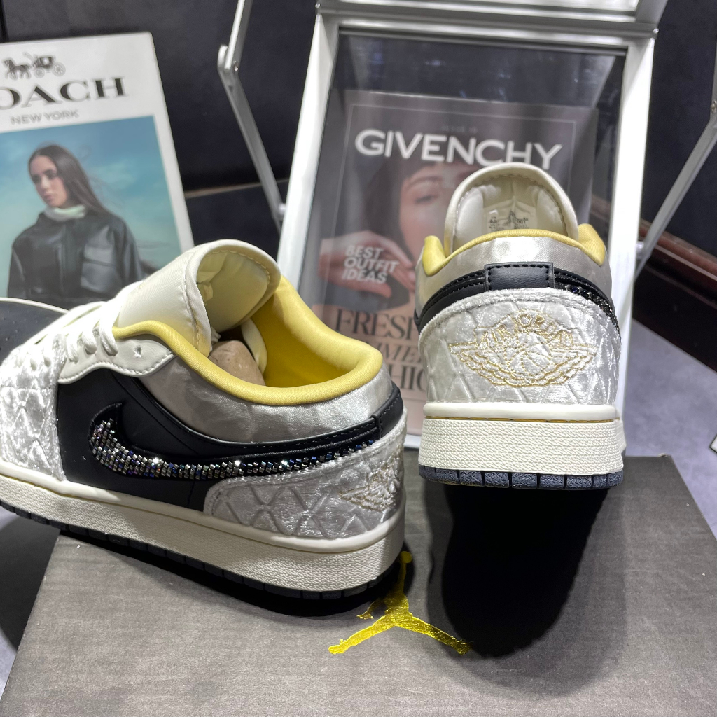 Giày thể thao Jordan 1 Low Beaded swoosh, Giày JD1 vạch đính đá