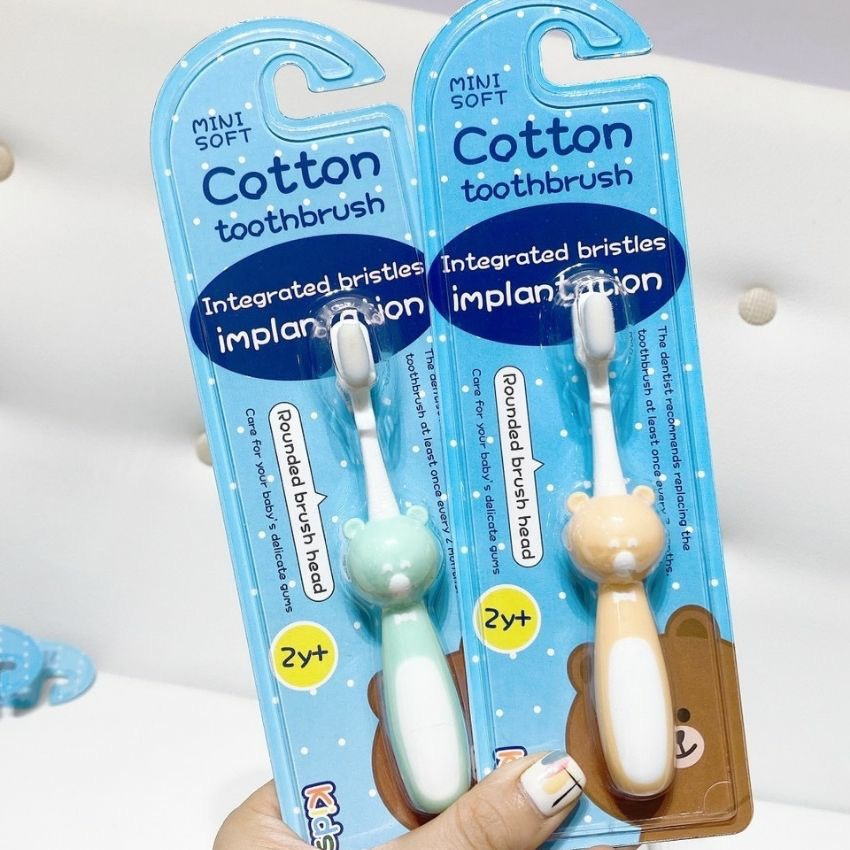 Bàn chải đánh răng cho bé từ 2 đến 10 tuổi lông tơ mềm mịn tay cầm hình gấu dễ thương cho bé thích thú đánh răng