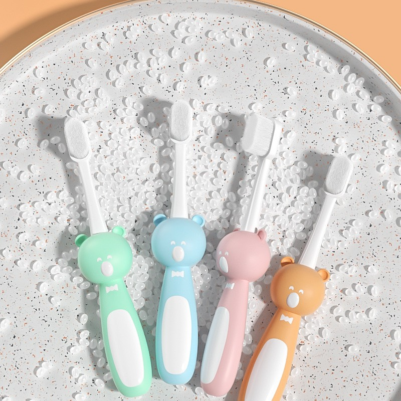 Bàn chải đánh răng cho bé từ 2 đến 10 tuổi lông tơ mềm mịn tay cầm hình gấu dễ thương cho bé thích thú đánh răng