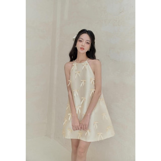 ĐẦM CỔ YẾM ĐÍNH NƠ