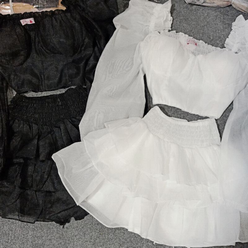 Set váy voan tầng tay dài phối bèo