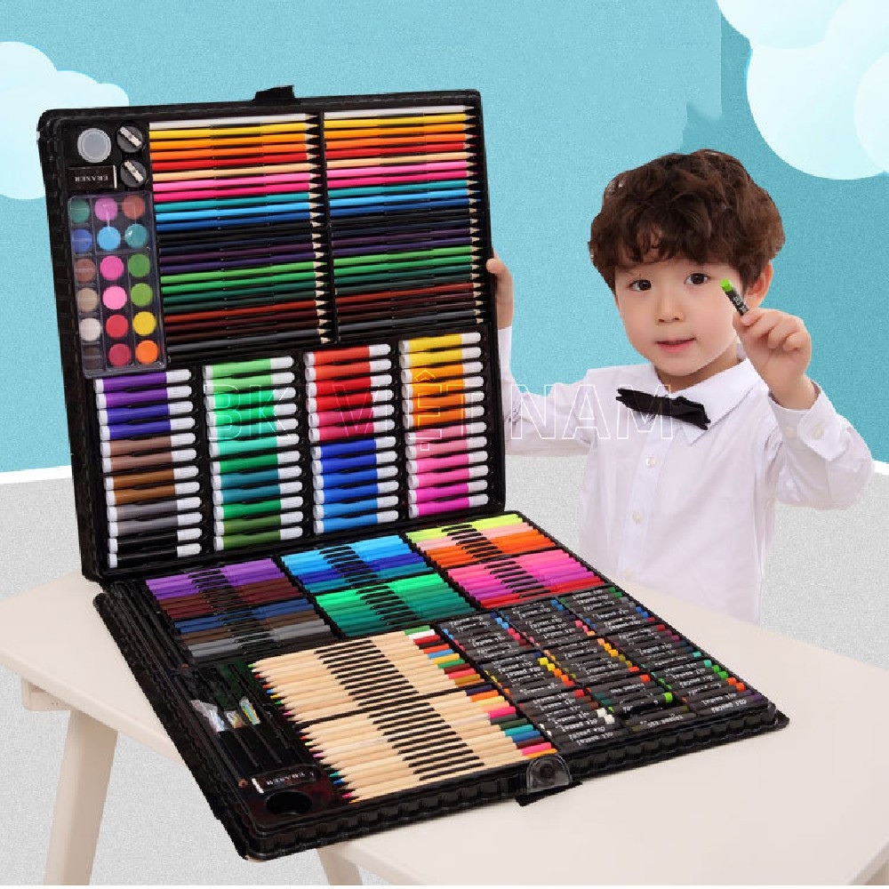 HỘP BÚT CHÌ MÀU ĐA NĂNG 150 CHI TIẾT CHO BÉ TẬP VẼ TẬP TÔ MÀU SIÊU ĐẸP-TRỌN BỘ ĐẦY ĐỦ 150 DỤNG CỤ CAO CẤP GIÚP BÉ HỌC VẼ