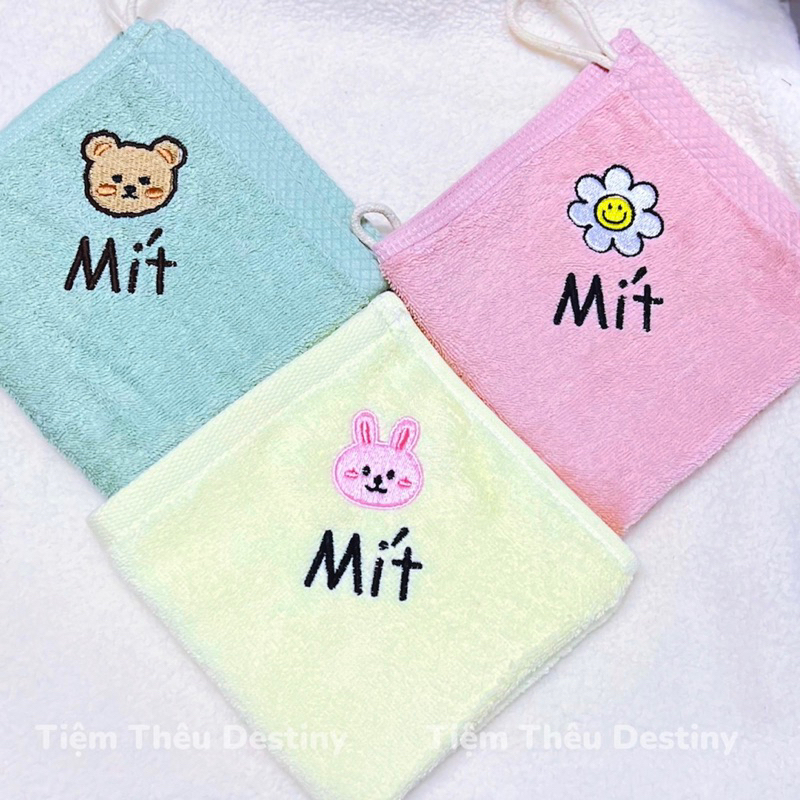 Khăn mặt, khăn đa năng thêu logo tên cho bé tránh nhầm lẫn với các bạn