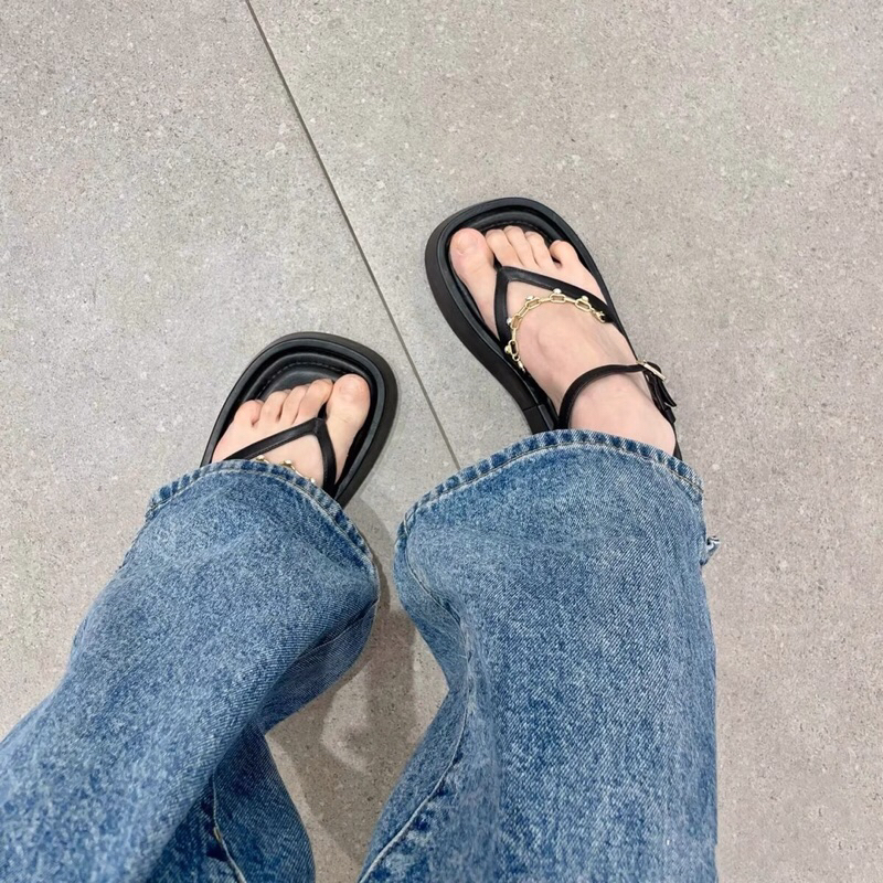 Sandal Cnk đế bánh mì to xỏ ngón phối xích đế cao 5p siêu tôn dáng hàng Fullbox phong cách trẻ trung #2937-1