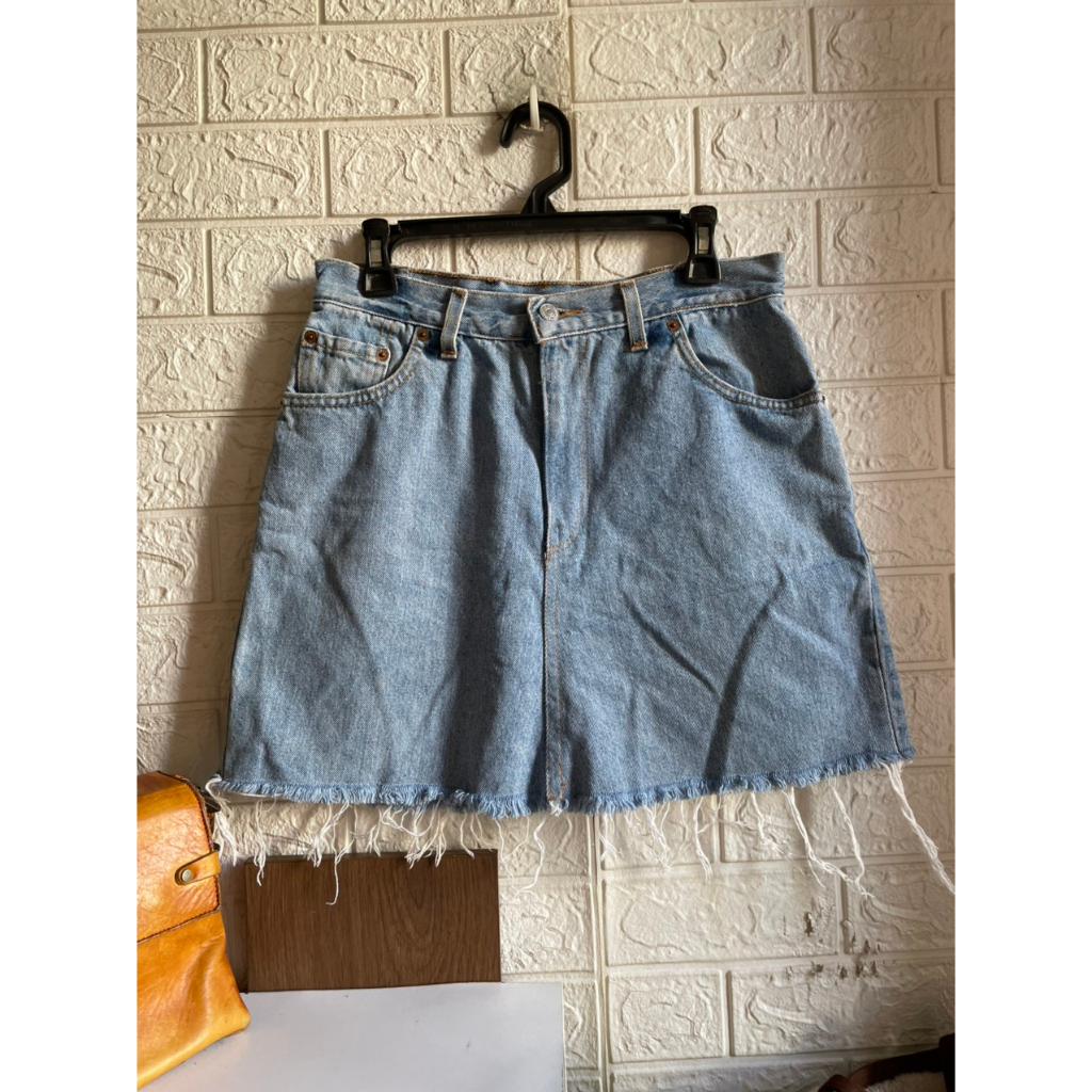 Chân váy jeans Levi's