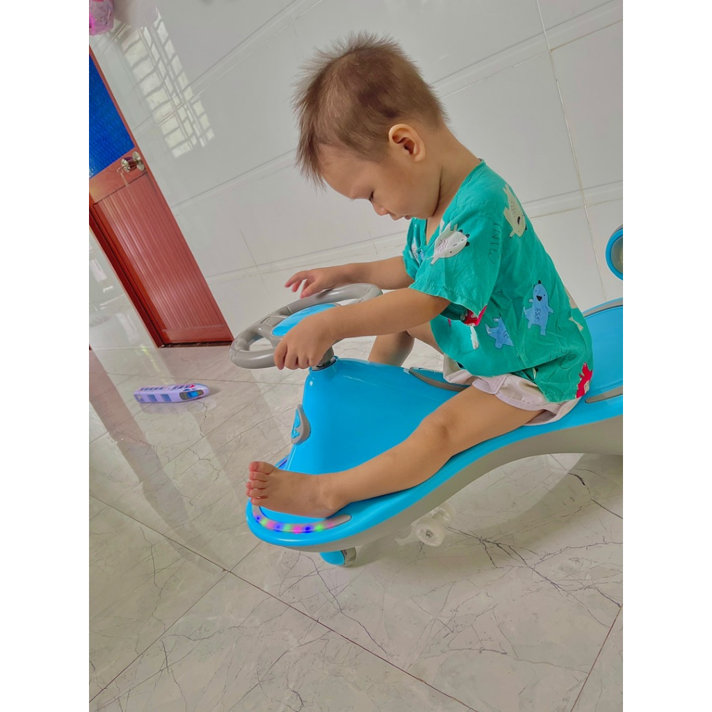 Xe lắc cho bé, Xe chòi chân trẻ em có tựa lựng phát nhạc đèn sinh động