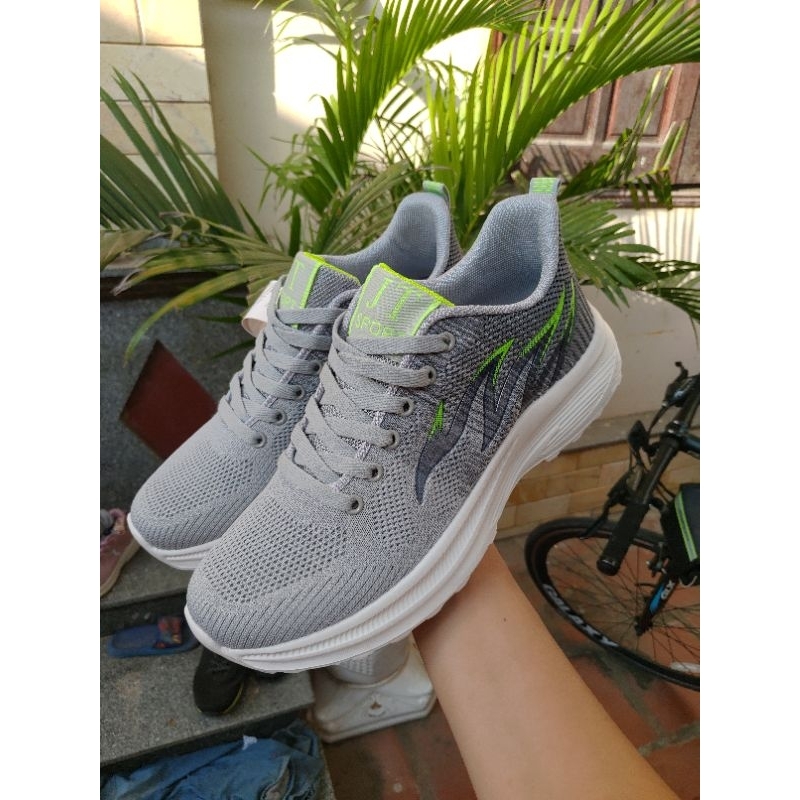 Thể thao siêu nhẹ cho nam .