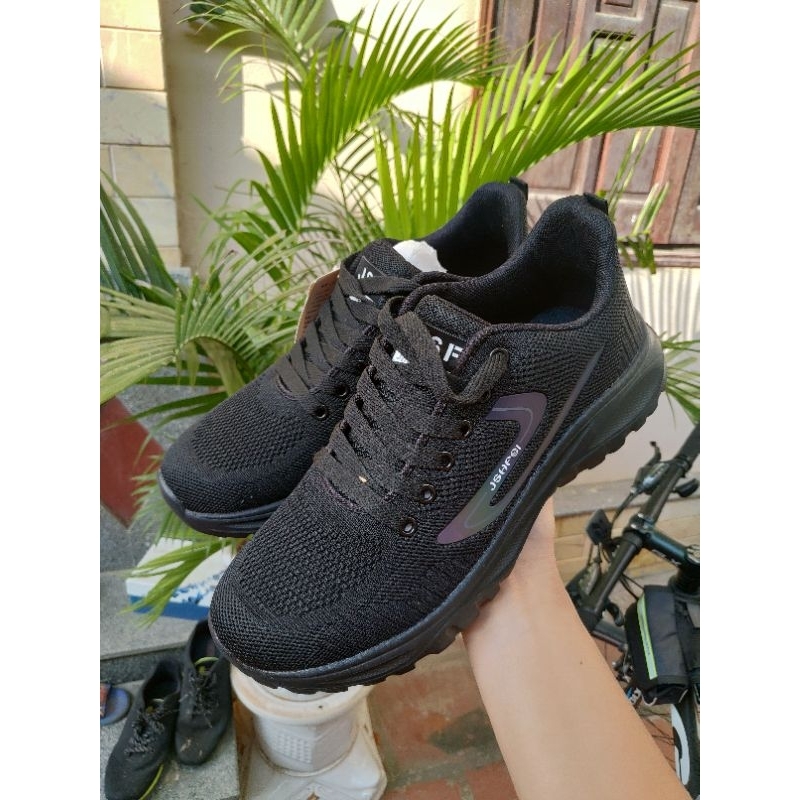 Thể thao siêu nhẹ cho nam .