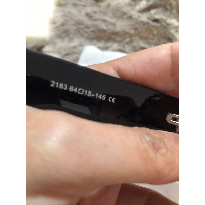 Kính si hiệu nữ di.or kiên Nhật