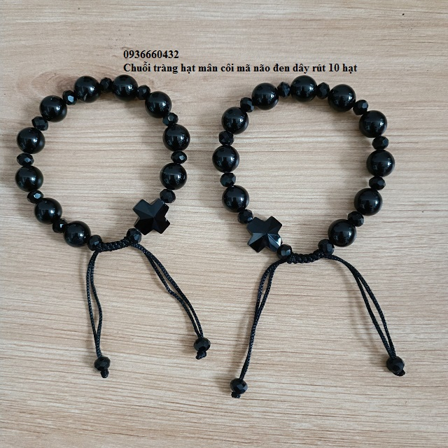 Chuỗi tràng hạt mân côi đeo tay mã não đen hạt tròn dây rút, khúc cách 10 hạt, Thánh giá đen hoặc gỗ in hình Chúa và Mẹ