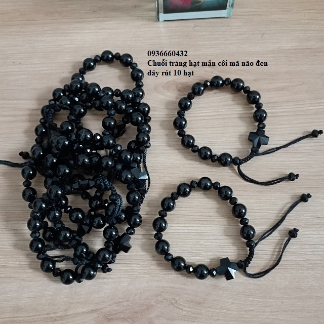 Chuỗi tràng hạt mân côi đeo tay mã não đen hạt tròn dây rút, khúc cách 10 hạt, Thánh giá đen hoặc gỗ in hình Chúa và Mẹ