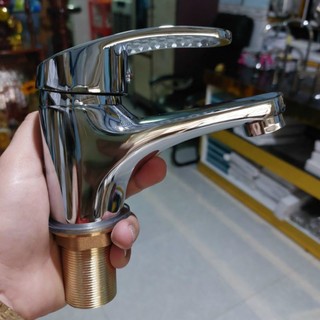 Vòi lavabo nóng lạnh gật gù
