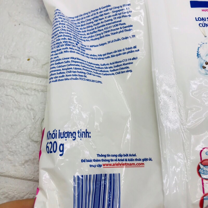 Bột giặt Ariel 620G hương downy đam mê