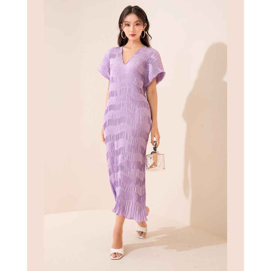 Đầm tay liền dập ly cut-out hở lưng - Everluxe